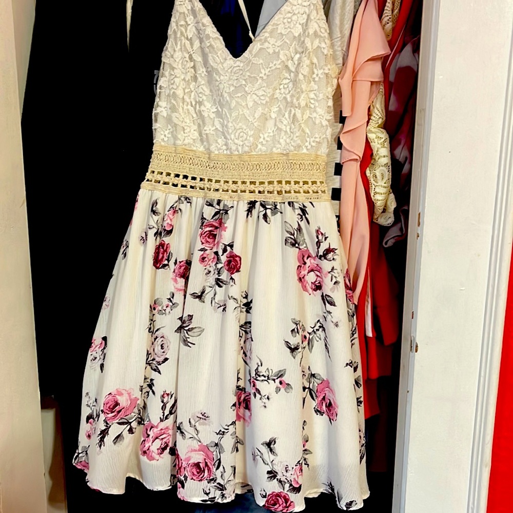 Glare white lace floral dress
